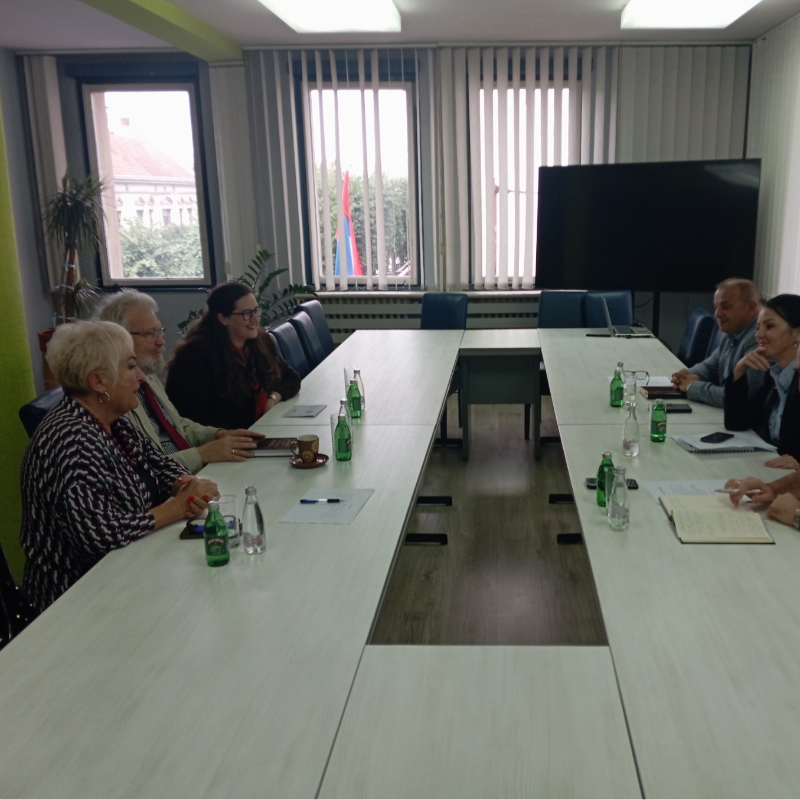 У част Емилији Поповић Лозница и Матица српска оснивају награду за научно дело