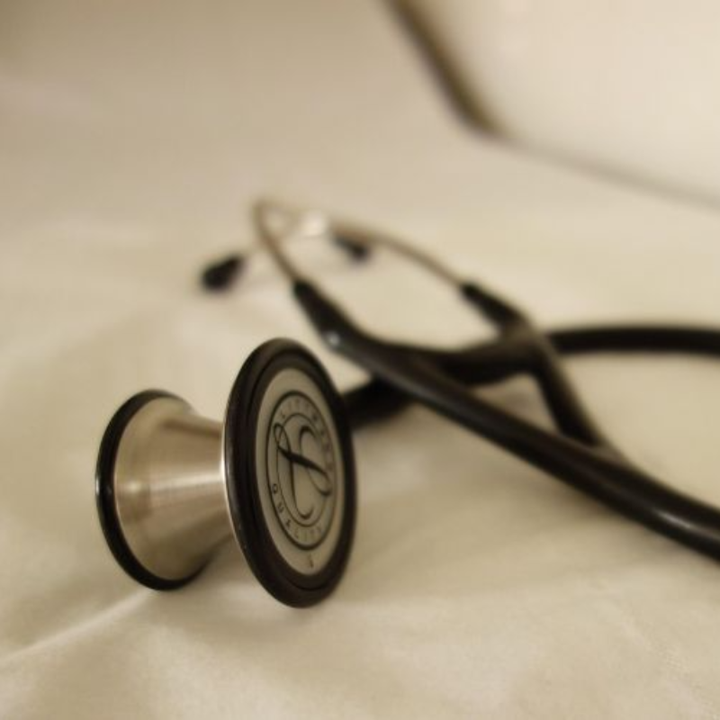 Hitna služba imala 71 pregled i 13 terenskih intervencija, povređena jedna osoba u tuči