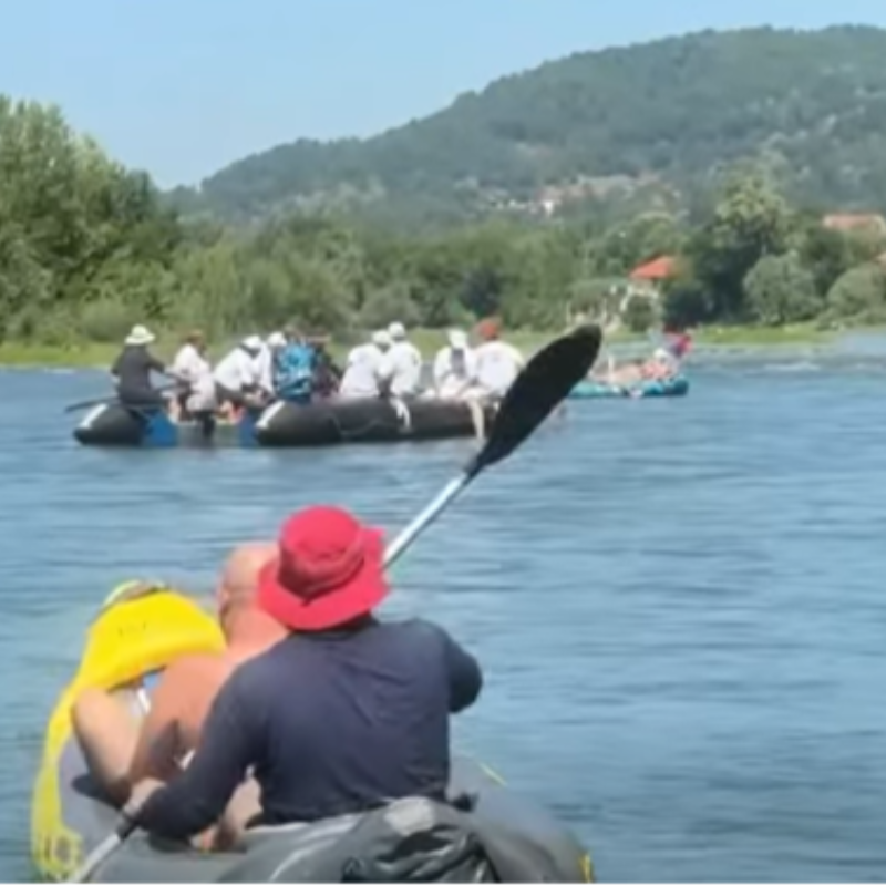 Više stotina učesnika na 18. regati „Drina je samo jedna“ spojilo Loznicu, Zvornik i Mali Zvornik